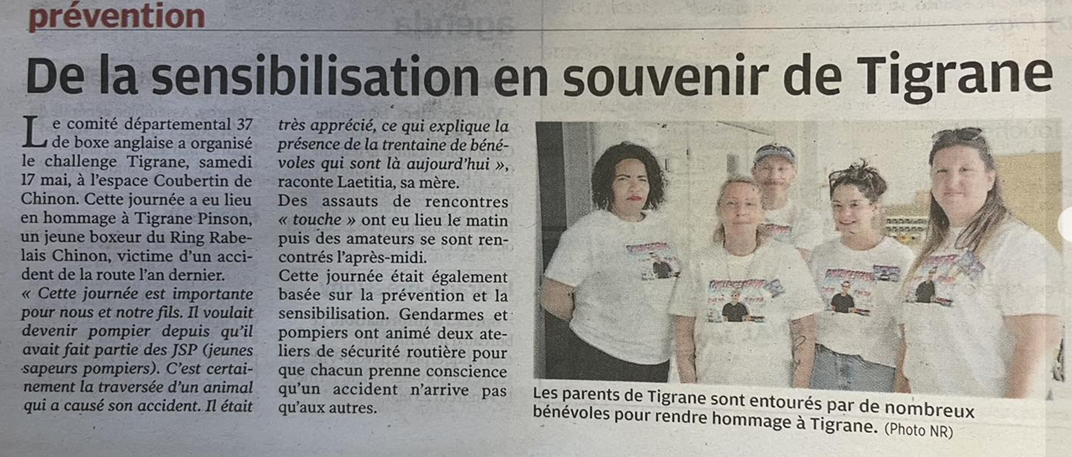 Détail du cuir et des finitions dorées